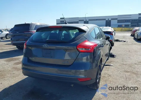 2016 Ford Focus Se z USA, uszkodzony, nr VIN 1FADP3K27GL379249